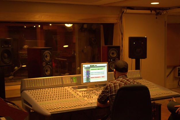 Essential Sessions Studio, St. Paul, MN.